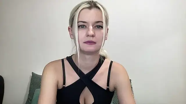 Onika Love online show from November 25, 1:19 am