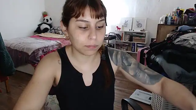 Snapshot of bunnylolaa4 chatting on October 17, 6:49 am bunnylolaa4 online show from October 17, 6:49 am