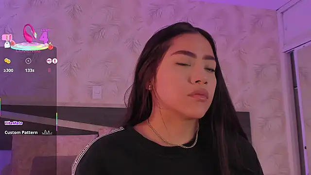 nicolle pierce online show from March 6, 1:39 pm