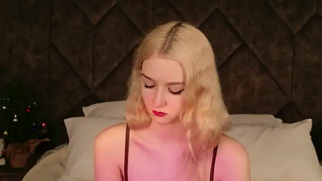 NaomiLoys online show from January 12, 12:54 pm