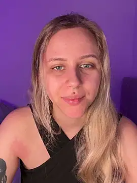 lunawolf21 online show from February 23, 7:41 am