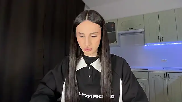 Kim Oberlin  online show from February 21, 4:08 pm