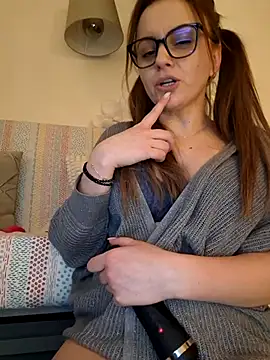 Eelleen online show from February 18, 2:05 pm