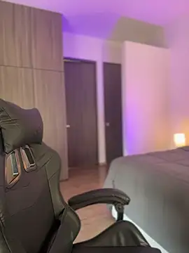 SophieRaily  online show from November 24, 6:10 pm