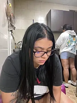 alissonfernandez  online show from October 14, 10:29 am