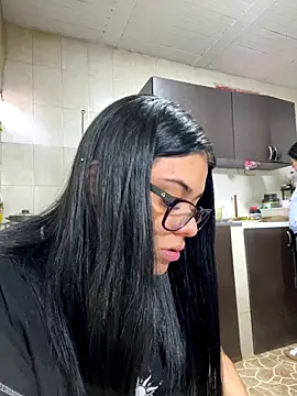 alissonfernandez  online show from September 21, 10:08 pm