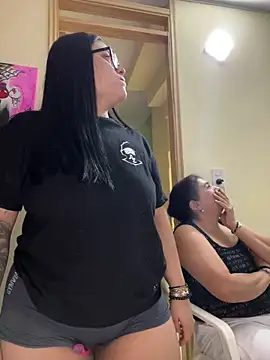 alissonfernandez  online show from November 19, 9:15 pm