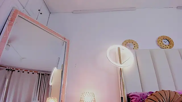 Snapshot of CoralHarmon chatting on October 23, 9:54 pm CoralHarmon online show from October 23, 9:54 pm