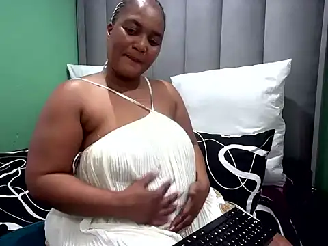 SexyEbony37X online show from June 21, 7:45 am