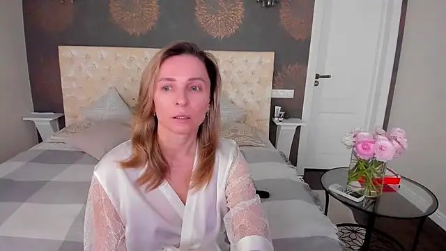 AllisonWilliams online show from April 16, 4:06 pm