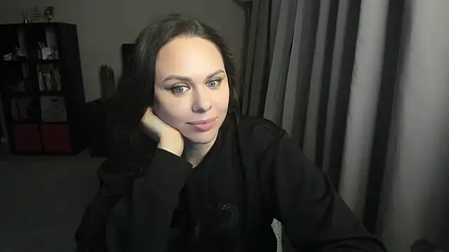 MollyCheiz online show from January 15, 4:35 pm