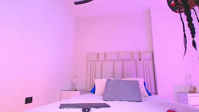 canela oss online show from November 12, 12:03 pm