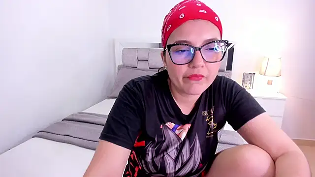 Camilaa bueno online show from April 11, 12:06 am