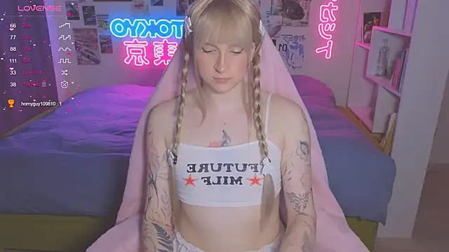 p1nkvenom online show from October 21, 4:33 pm