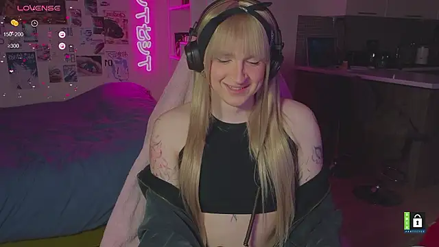 p1nkvenom online show from February 23, 5:23 pm