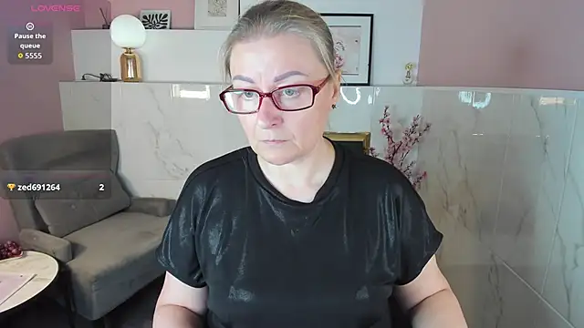 AlexandraKind online show from September 12, 1:40 pm