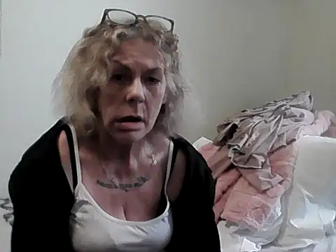 Latex shantie online show from March 15, 8:49 am