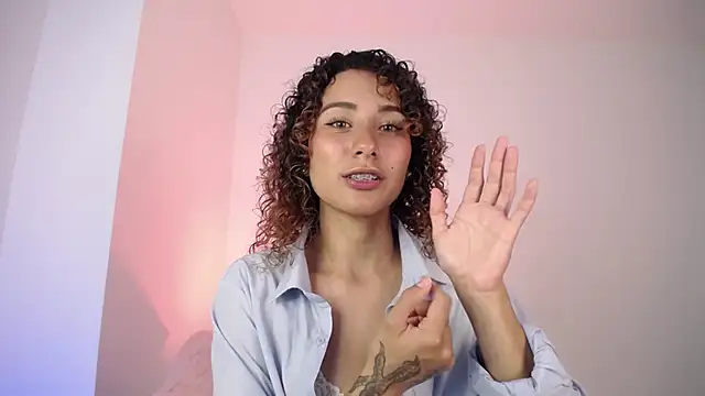 Snapshot of varenkaivanova_22 chatting on September 21, 8:24 am varenkaivanova 22 online show from September 21, 8:24 am