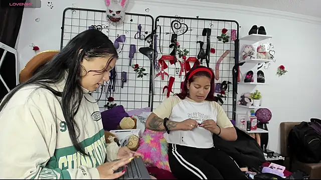 thedream girls online show from June 15, 1:00 pm