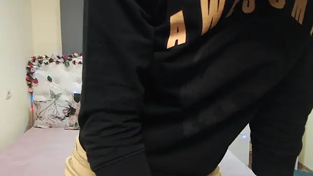 MichelLeee online show from March 13, 1:01 pm