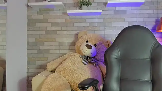 AshleyHill2 online show from November 25, 4:14 am