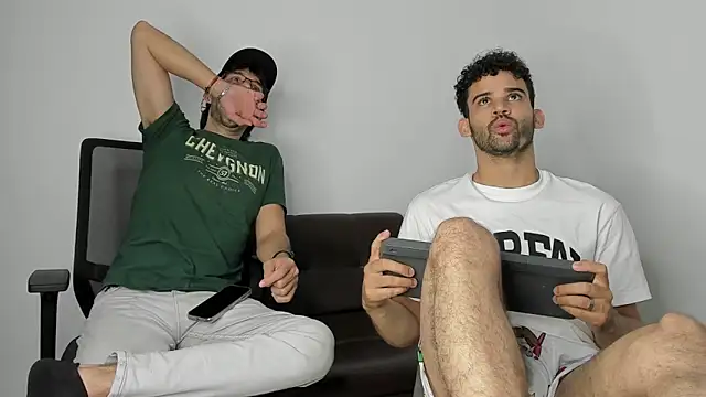 andrewChris  online show from September 26, 2:09 am