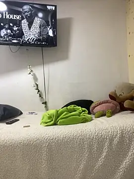 Snapshot of Leyna_Kenet chatting on October 24, 2:46 pm Leyna Kenet online show from October 24, 2:46 pm