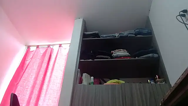 nicolle milf1978 online show from March 11, 1:36 pm