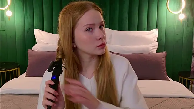 MichelleReid online show from September 23, 3:15 am