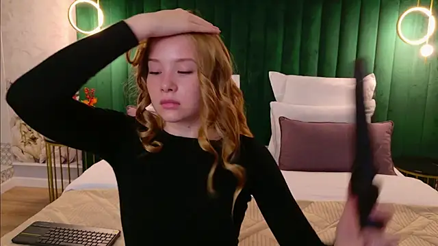 MichelleReid online show from September 25, 3:27 am