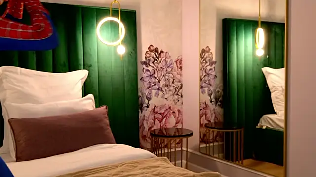 MichelleReid online show from November 12, 3:37 am