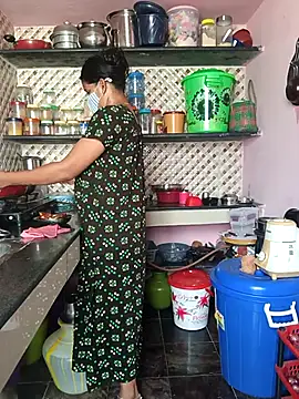 Snapshot of Tamil_Shalini_Lustyy chatting on September 11, 5:30 am Tamil Shalini Lustyy online show from September 11, 5:30 am