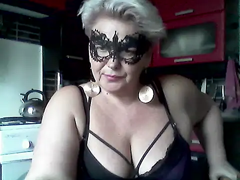 Lisa Suzie online show from March 28, 8:47 am