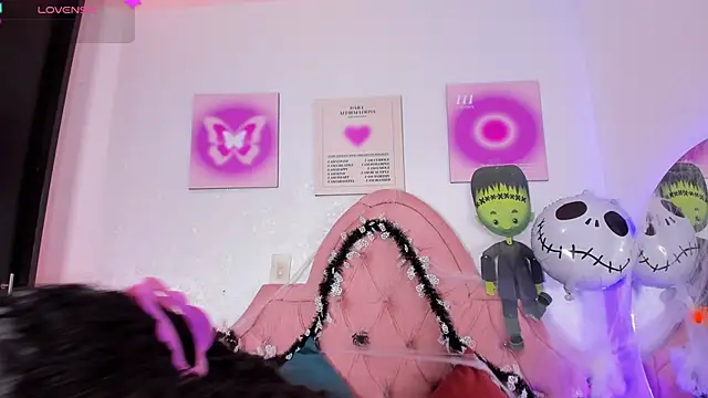 amandalee01 online show from October 20, 7:50 pm