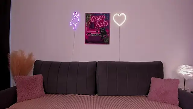 naomi asian online show from July 10, 8:37 am