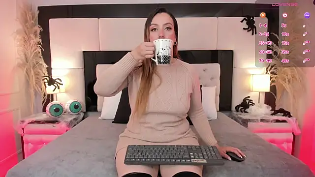 CarlaRossi  online show from October 17, 8:34 pm