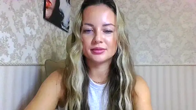 Snapshot of jennifer838 chatting on October 31, 6:23 pm jennifer838 online show from October 31, 6:23 pm