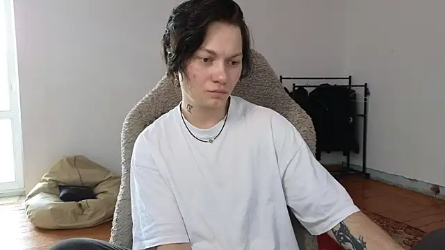 esajukyy online show from July 7, 7:23 am
