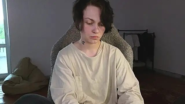 esajukyy online show from June 3, 2:29 pm