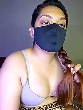 Olivia3 online show from November 28, 8:45 pm