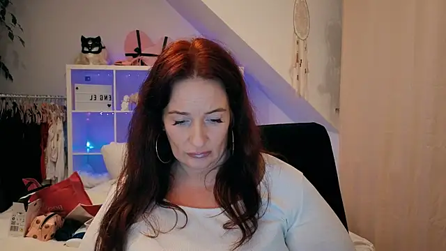 Snapshot of Engel_mia chatting on October 8, 10:58 pm Engel mia online show from October 8, 10:58 pm