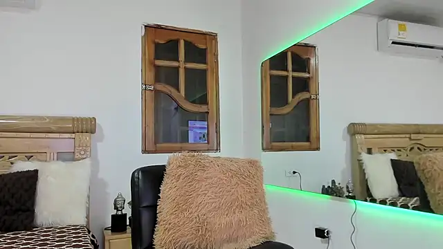 oriana rodriguez online show from March 2, 5:08 am