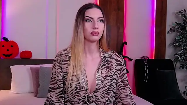 SkylerSpark online show from October 27, 8:36 pm