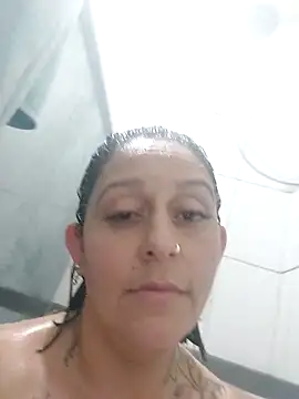 baixinhaloira online show from November 15, 2:23 am