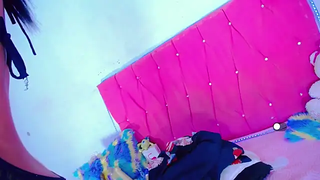 Theylor Rouse online show from October 25, 7:27 am