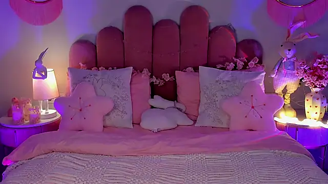 ElsaYoung online show from April 11, 7:17 pm