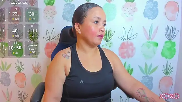 linda rios  online show from November 18, 7:26 pm