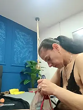 sasi luna online show from November 17, 3:24 pm