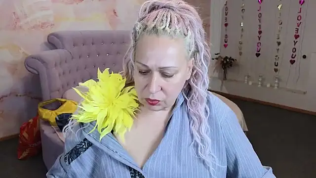 Penelope Pinky online show from September 18, 12:15 pm