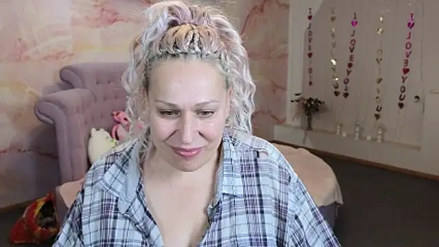 Penelope Pinky online show from October 14, 12:08 pm